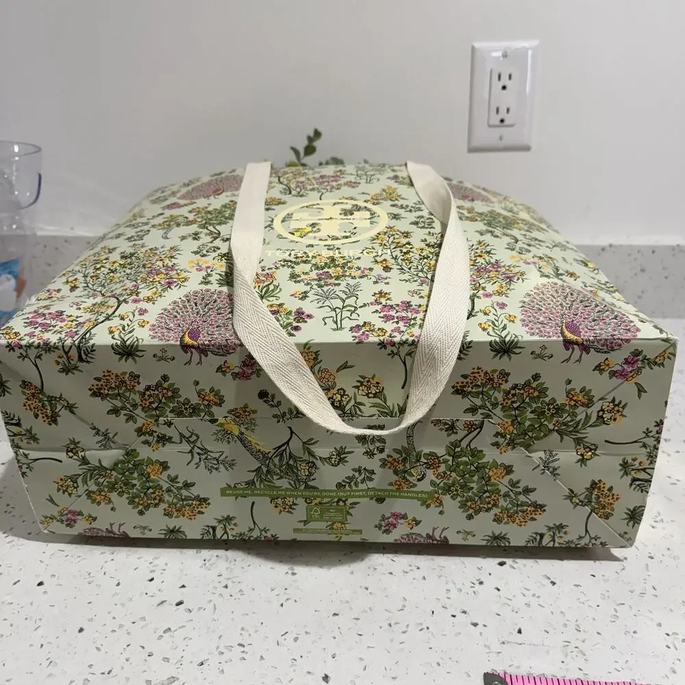 Tory Burch gently pre